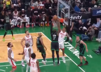 Je li takvo zaustavljanje legalno? Jaylen Brown tako je poništio Jabari Smith Jr