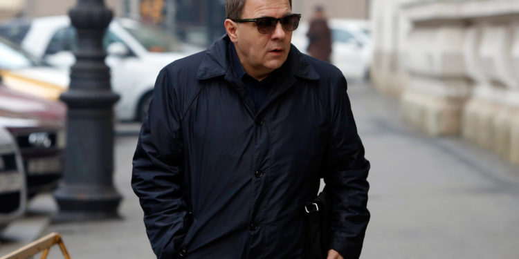 Karijeru su mu obilježile kontroverze: Mesićev kum osvanuo na listi srama