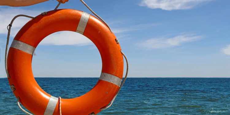 Koluti i konopi za spašavanje kao nužda i na obali