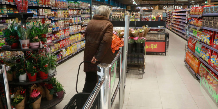 Konzum iznenadio kupce, omiljeni proizvod u pola cijene: Nema Zagrepčana koji ga ne koristi