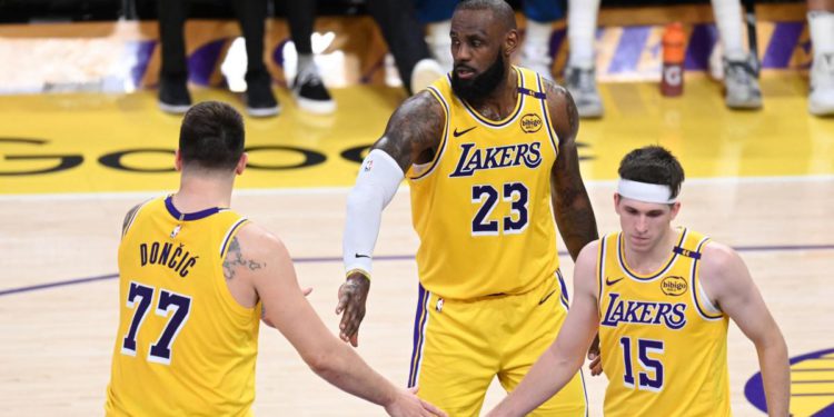Lakersi: bolji s LeBronom uz Dončića i Reavesa ili bez?