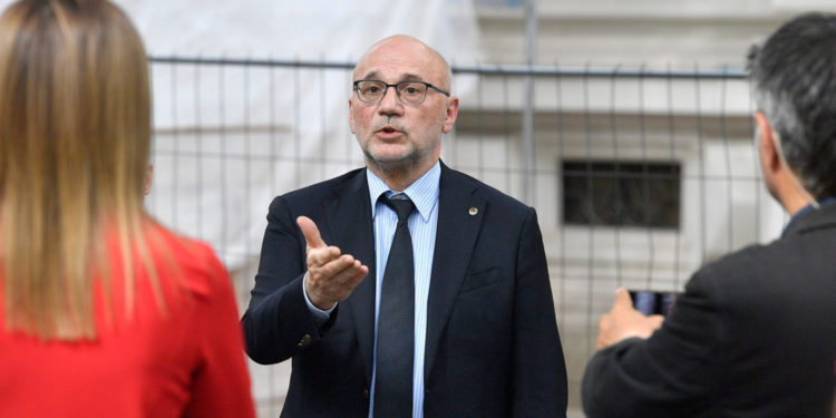 Legendarni odvjetnik otkrio smije li Tomašević zabraniti Thompsonu poklič