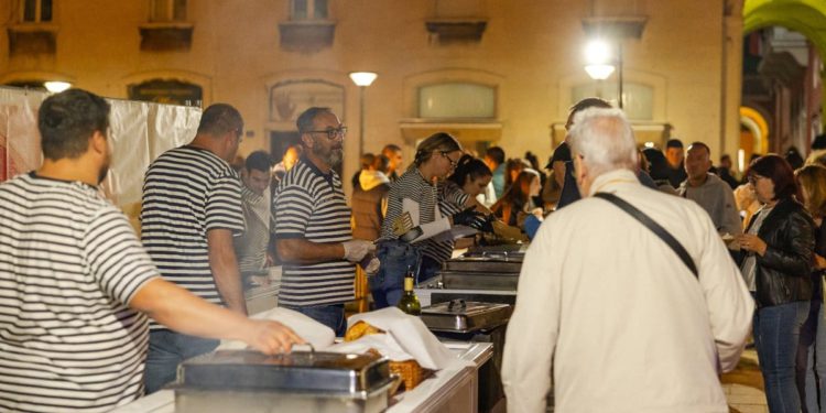 MARTINJE NA PEŠKARIJI Duh starih fešti vraća se u Split