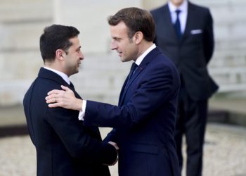 Macron i Zelenski potpisali sporazum o kupnji oružja za Ukrajinu. U pozadini nešto drugo