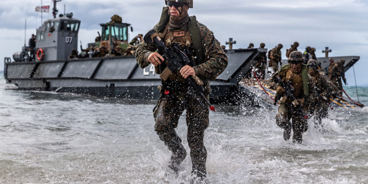 Madurovi ‘dani odbrojani’: SAD nagomilao već 16 000 vojnika uz obalu Venezuele i stiže još