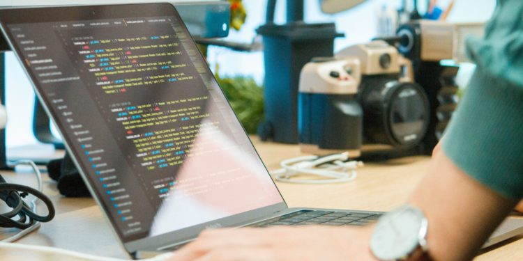 Mercor i Meta u središtu skandala: Radnici tvrde da su prevareni nižim ugovorima