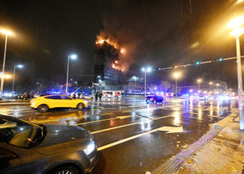 Ministar Bačić bio je kod goruće Vjesnikove zgrade: Pazite što je rekao kada su ga pitali o uzroku