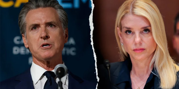 Ministarstvo pravosuđa navodi rasno lažiranje u tužbi za karte Kalifornije