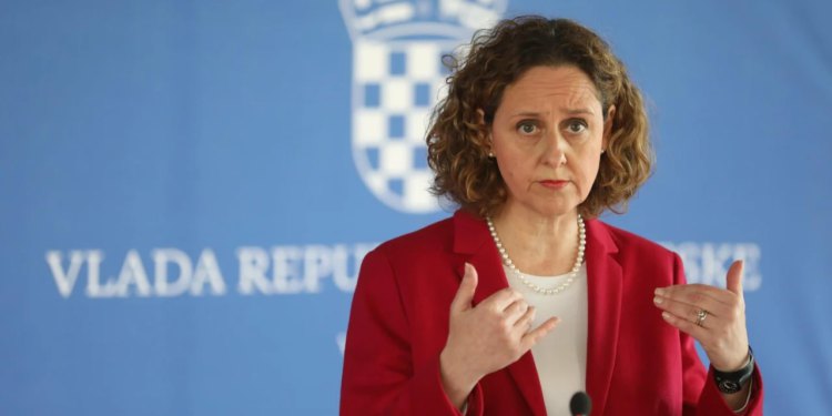 Ministrica Nina Obuljen Koržinek iznijela je niz netočnosti vezanih za napad članova obitelji Vrsaljko na novinarku Melitu Vrsaljko