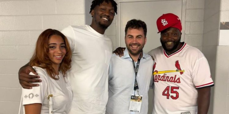 NBA: priča o Dorianu Finney-Smithu i njegovom susretu s ocem nakon 28 godina u zatvoru