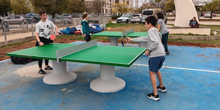 Na Vitrenjaku i dva stola za stolni tenis! Donirao ih je Hrvatski stolnoteniski savez čiji je predsjednik Zadranin Zoran Primorac