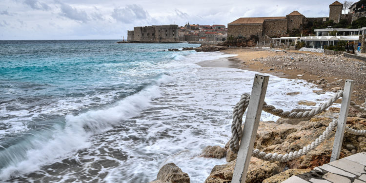 Na hrvatskoj strani Jadrani snimili užasan prizor, pogledajte što nam je more donijelo