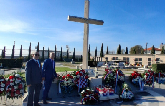 Na obljetnicu obrane Splita: Dubrovački branitelji Hrvatske ratne mornarice položili vijenac i svijeću