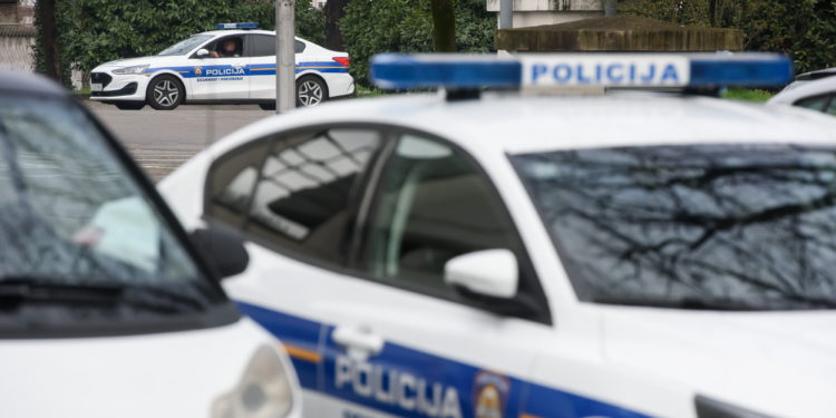 Na zidovima pored hrvatske škole osvanule jezive poruke Srbima