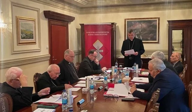 Nadbiskup Vukšić: Broj katolika u BiH smanjen je za 58 posto, nepravde nakon Daytona najviše pogodile Hrvate