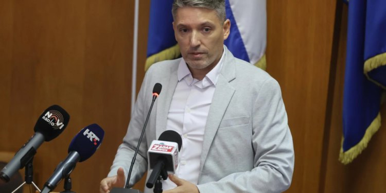 Nakon sastanka o spomen ploči, Gaši poručuje: “Ovo je rješenje vrijedno 27 godina čekanja