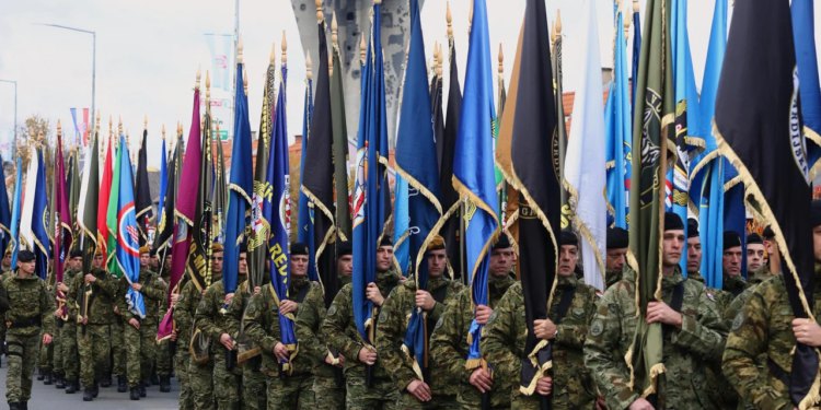 Nenad Tisaj odao počast vukovarskim žrtvama u Koloni sjećanja