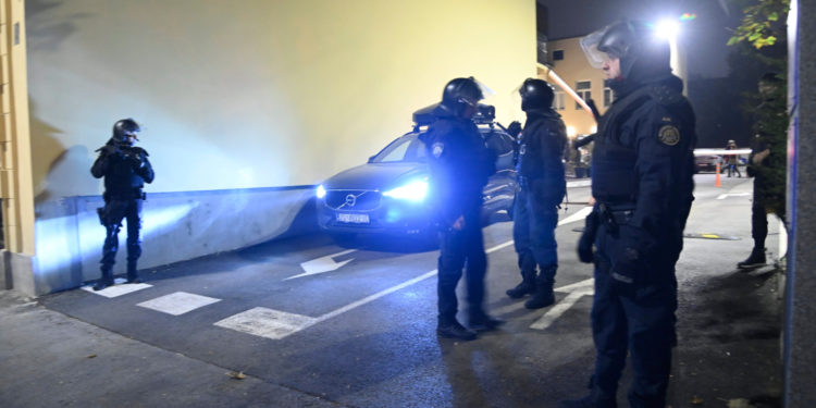 Novi mučan slučaj nasilja u Zagrebu: Učenik udara drugoga dok je na podu, djeca navijaju