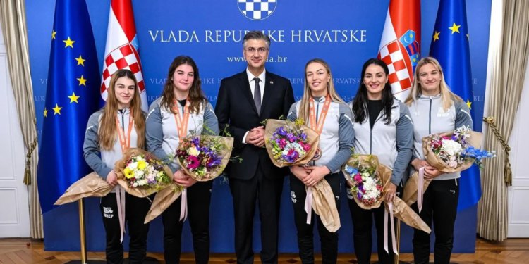 Novi skok Ive Oberan na svjetskoj rang listi, sad je peta. Čestitao joj je na tome i predsjednik Vlade