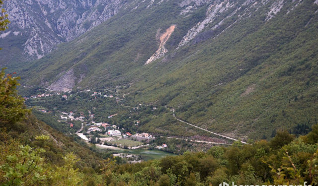Obitelj u Drežnici evakuirana zbog izlijevanja vode, izvanredne mjere i na rijeci Trebižat