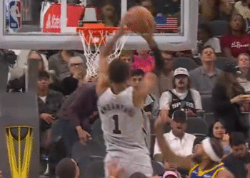 Obrana posložena? Wembanyama la "prekinuti" s ludim zakucavanjem