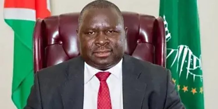 Očekuje se da će afrički političar po imenu Adolf Hitler pobijediti na izborima za vijeće