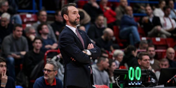 Olimpia Milano, Poeta novi trener: stil igre i izbori