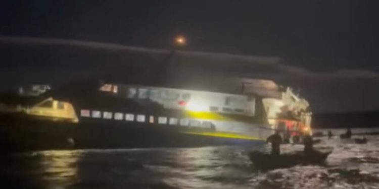 Omišanin spasio 70 mještana od požara, mještani Premude spasili putnike s tonućeg katamarana Princ Zadra