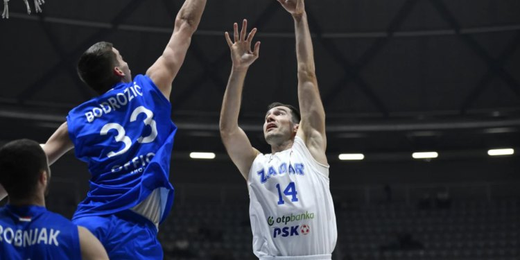 Ostao je i pogodio: Malo sile i čiste fizike, košarkaška inteligencija, sjajna leđna tehnika