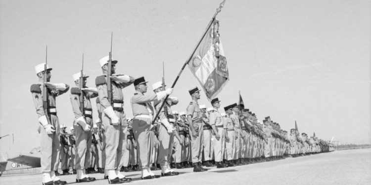 Pariz provocira, Alžir se prisjeća, kolonijalni duhovi ponovno izlaze na površinu — RT Afrika