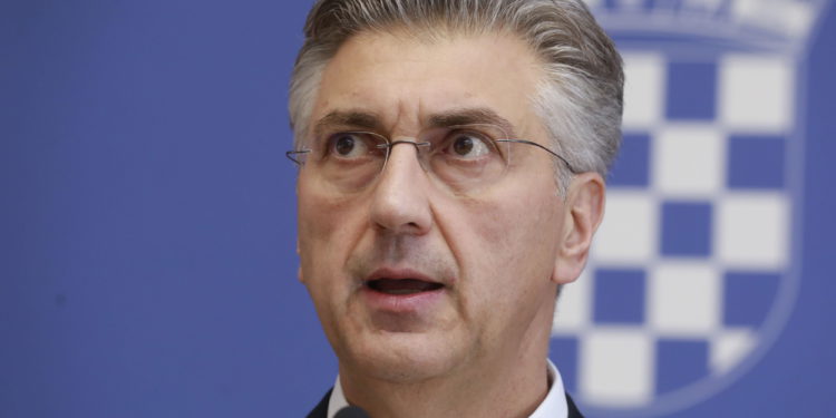 Partijski ukor Plenkoviću: ‘Podnesi ostavku, nema više prostora za kukavičluk’