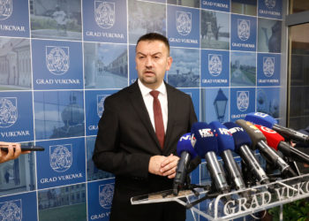 Pavliček poslao poruku Srbima: ‘Snosit ćete odgovornost za sve što bi se sutra moglo dogoditi’