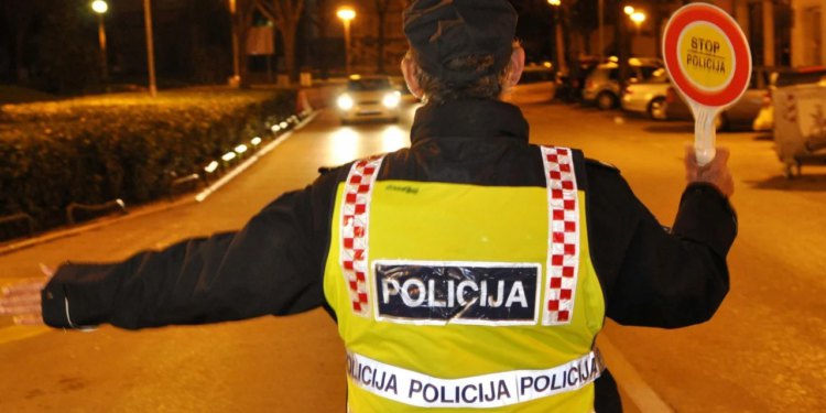 Pet prometnih nesreća uz preko osamsto represivnih mjera prema vozačima