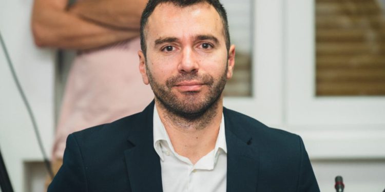 Piplica: “Ivošević pokušava sakriti financijsko rasulo Košarkaškog kluba Split”