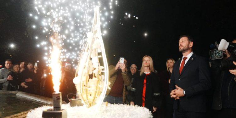 Počelo je! Split upalio prvu adventsku svijeću i otvorio najljepši dio godine