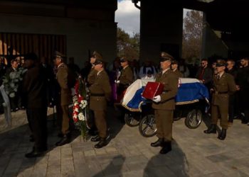 Počeo je posljednji ispraćaj heroja Jean-Michela Nicoliera: Tisuće Hrvata stiglo u Vukovar