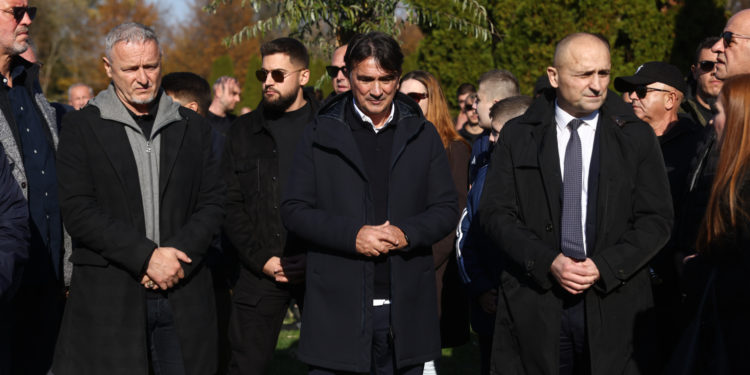 Pogledajte što Dubravko Šimenc radi na sprovodu Jean-Michela Nicoliera
