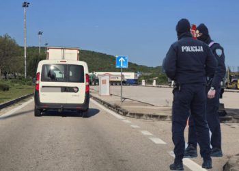 Policija i inspektori kontrolirali teretna vozila na Dalmatini: Čak 36 vozila tehnički neispravno