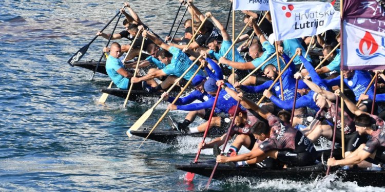 Povijest flote atraktivnog Maratona lađa: neretvanske lađe su zbog velike nosivosti u Kraljevini SHS bile….