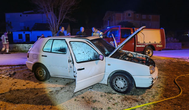 Požar na vozilu u Ljubuškom brzo ugašen