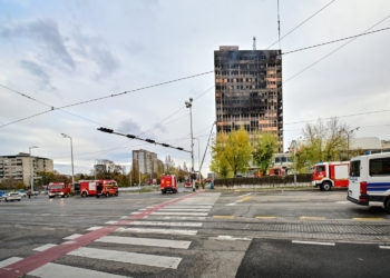 Požar u Vjesniku je za sad spriječen, ali opasnost nije gotova: ‘Gore je katastrofa’