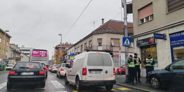 Prometni kolaps u Zagrebu, policija na ulicama: Ako možete izbjegavajte ove dijelove grada