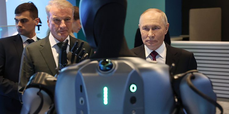 Putin je nazvao ruskog robota ‘jako lijepim’ nakon plesne izvedbe