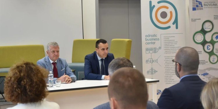 Rakić i Burić: Grad i županija će preko Silver kartice omogućiti šibenskim umirovljenicima brojne pogodnosti i popuste