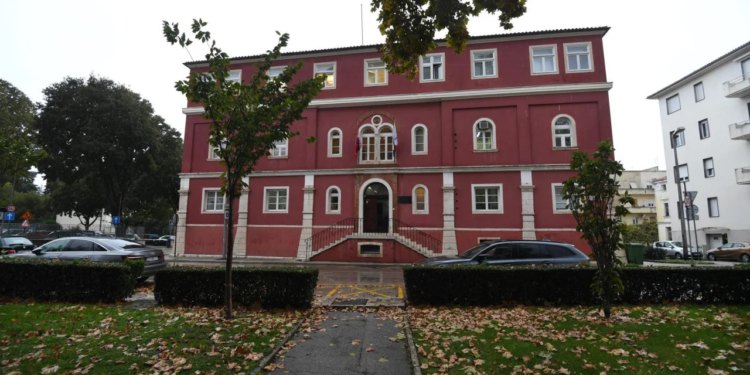 Rasplet ustavne tužbe u slučaju Turisthotela zbog prava manjinskih vlasnika: dioničari u preuzimanju moraju imati pristup sudu!