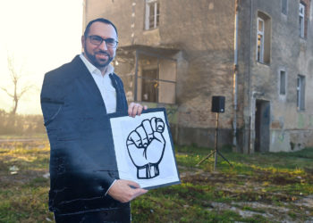 Roditelji se okupili ispred škole, poslali poruku Tomaševiću: ‘Niste ispunili obećanja’