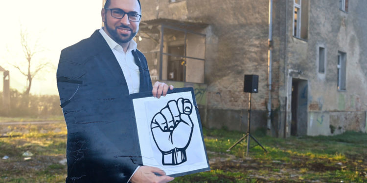 Roditelji se okupili ispred škole, poslali poruku Tomaševiću: ‘Niste ispunili obećanja’