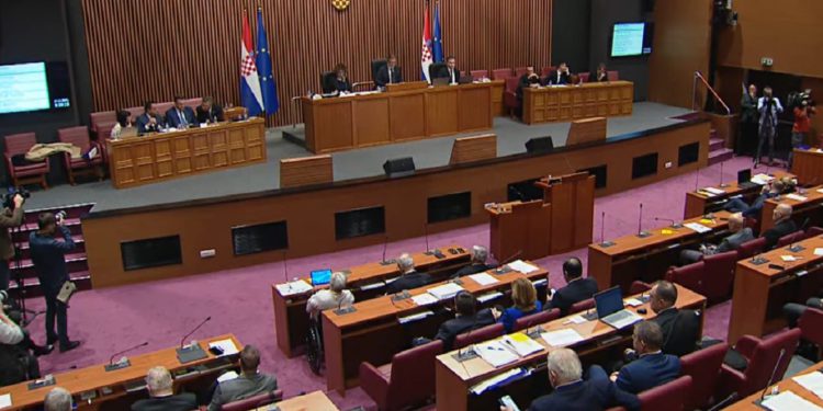 Burno u Saboru, teško optužuju Plenkovića: ‘Hrvatska je u ozbiljnim problemima’