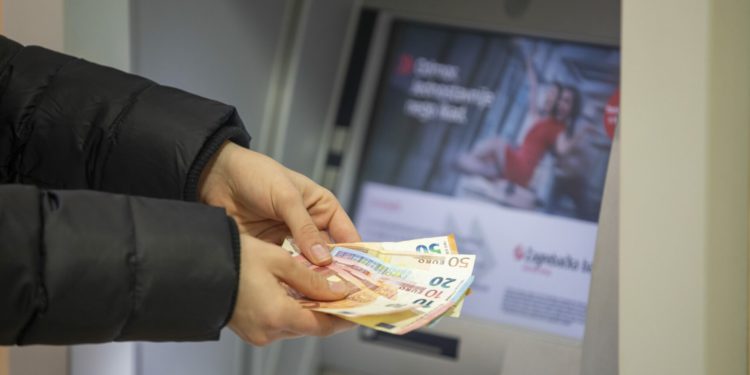 Saša kraj bankomata našao 1650 eura: ‘Nisam znao da po zakonu toliko mogu zadržati’