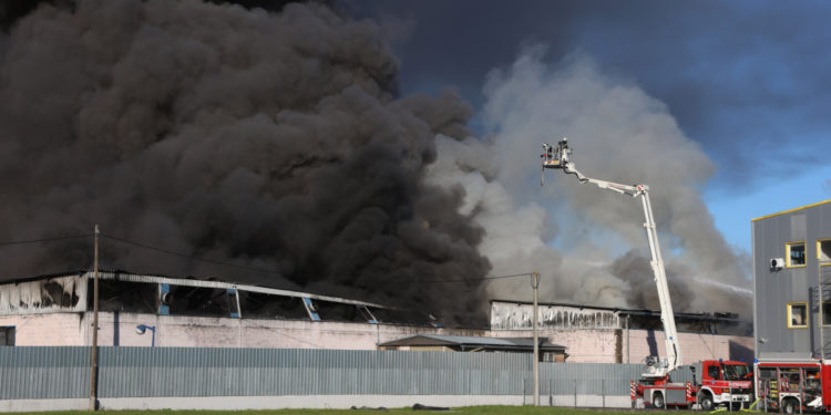 Šef vatrogasaca o detaljima buktinje u Svetoj Nedelji: ‘To će sigurno trajati do jutra’